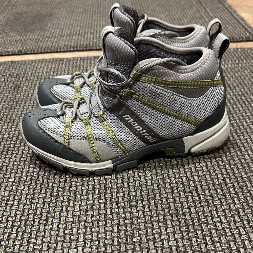 Montrail Women's Gray Lace Up Boots